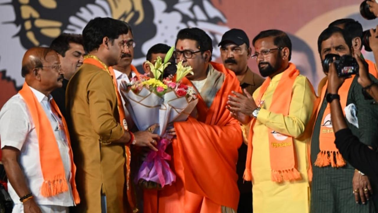 Shrikant Shinde's nomination for Lok Sabha Elections 2024 was previously announced by Maharashtra Deputy Chief Minister Devendra Fadnavis, representing the ruling 'Mahayuti' alliance, which includes the Shiv Sena, Bharatiya Janata Party (BJP), and Nationalist Congress Party (NCP) led by Ajit Pawar