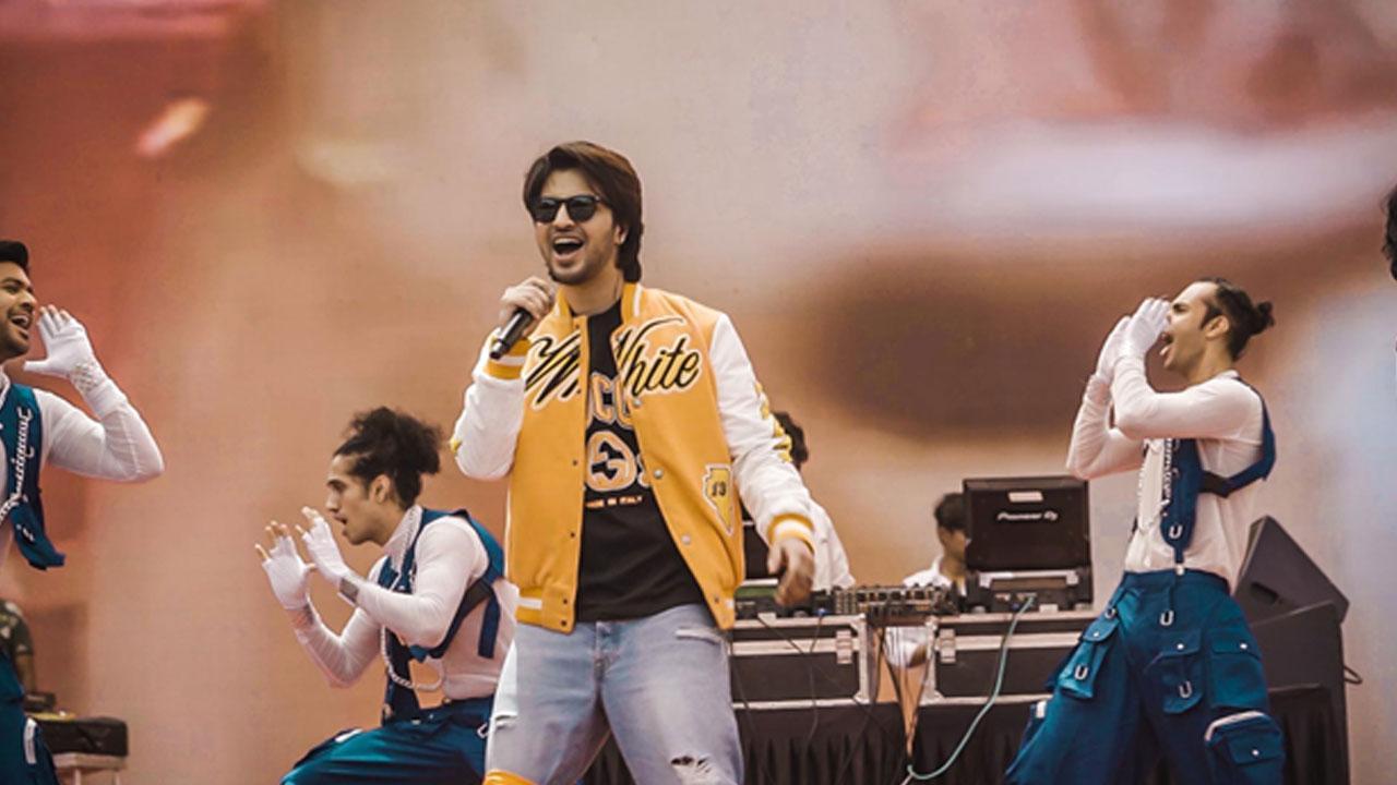 Rromeo Unveils 'Let Me Love': A Musical and Cinematic Journey Through Mumbai.