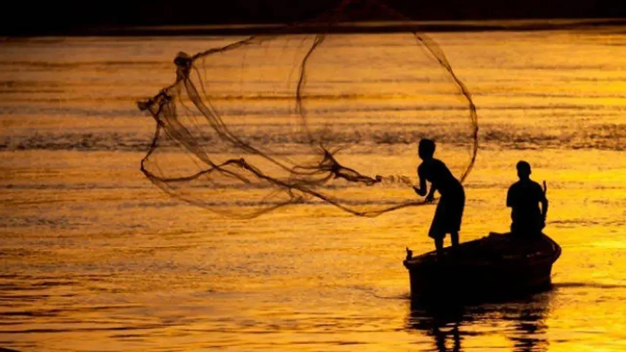 Low pressure over Bay of Bengal: Fishermen warned against venturing into sea