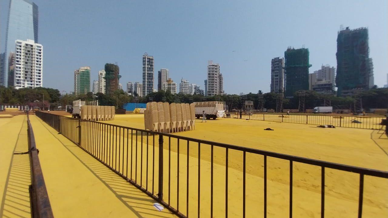 Preparation was underway at Shivaji Park in Mumbai's Dadar where Prime Minister Narendra Modi will be addressing a rally on May 17. Pics/ Ashish Raje