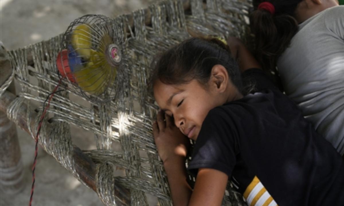 The India Meteorological Department (IMD) reported that on Wednesday, cities and towns in Haryana, Delhi, Punjab, Rajasthan, and Uttar Pradesh had maximum temperatures over 47 degrees Celsius. Rohtak and Prayagraj registered the highest temperatures ever recorded in the nation, at 48.8 degrees.
 