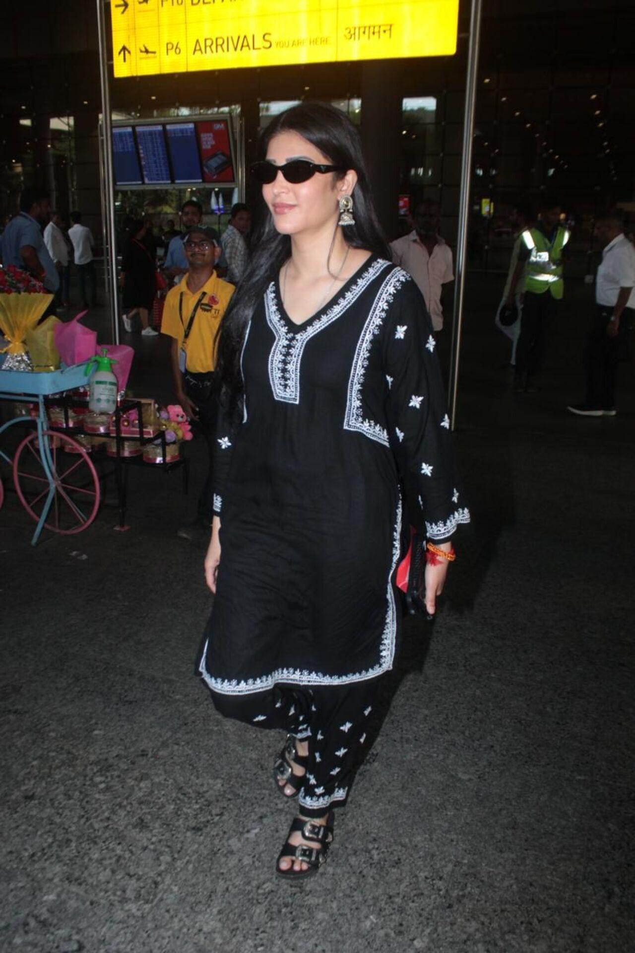 Shruti Haasan channeled her inner goth but with a desi twist as she sashayed in style at the airport. 