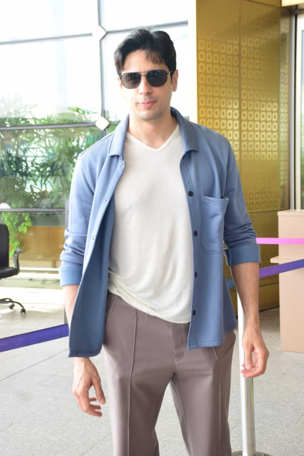 Actor Sidharth Malhotra was seen at the airport as he jetted off to Delhi to cast his vote amid the ongoing Lok Sabha Elections 2024. 