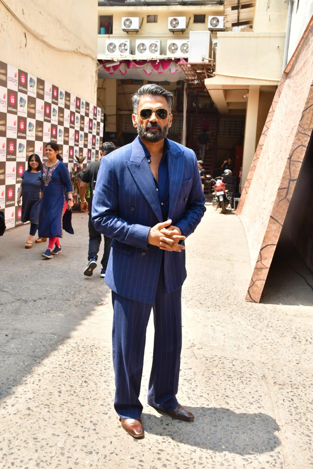 Suniel Shetty was also snapped at the sets of Dance Deewane 