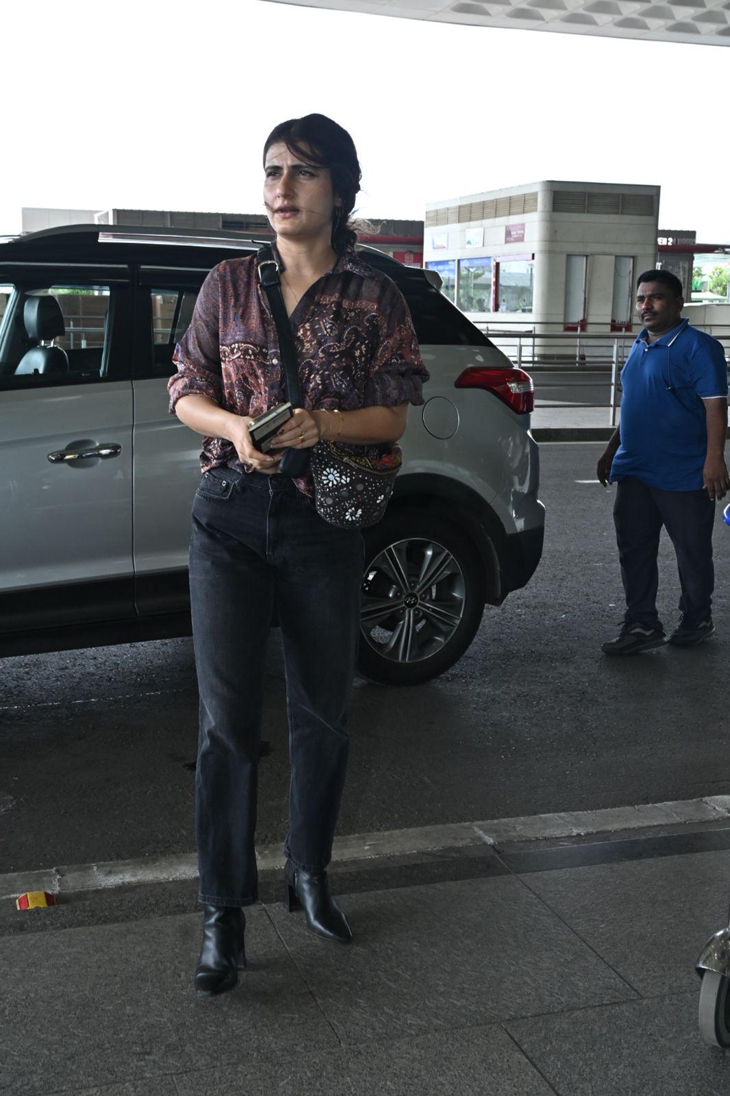 Fatima Sana Sheikh was clicked at the Mumbai airport today