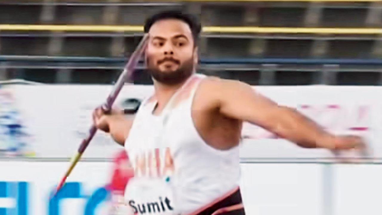 Para champion Sumit defends javelin world title