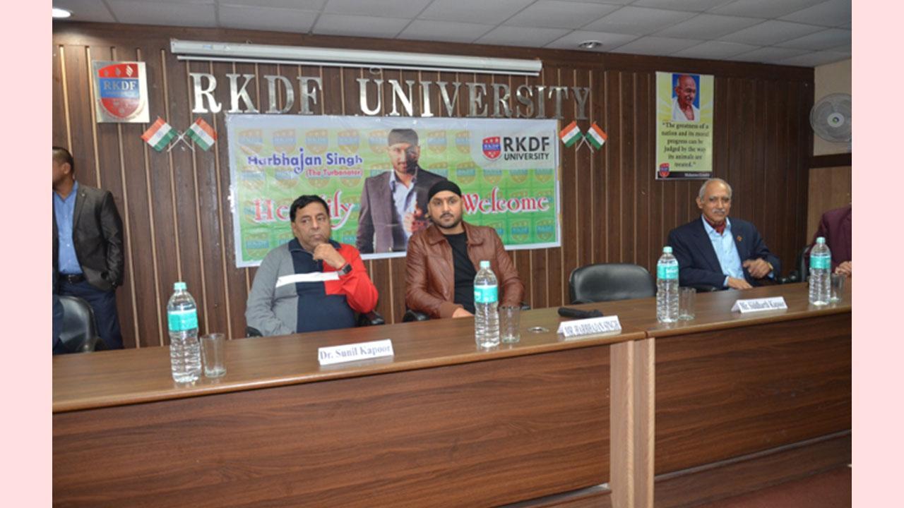 Dr Sunil Kapoor Bhopal Announces Inter-College Cricket Tournament Organized By SRK University Bhopal