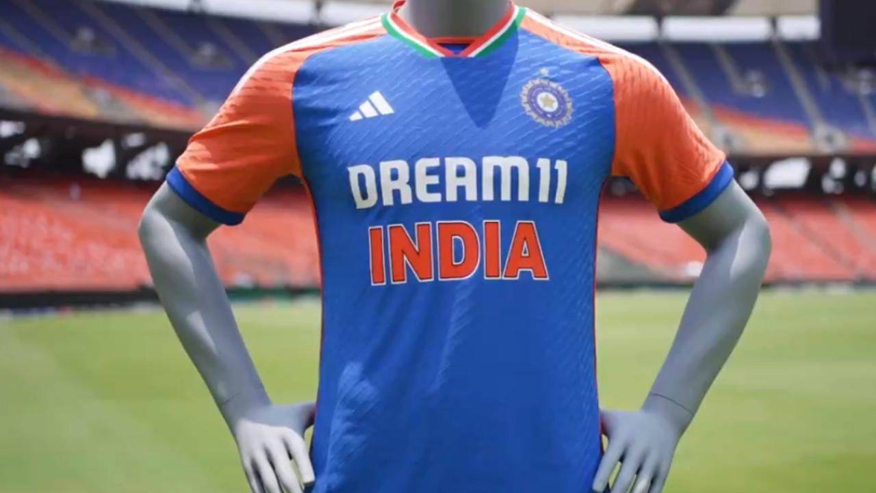 T20 World Cup 2024: Rohit Sharma, Jay Shah pose with India's WC jersey