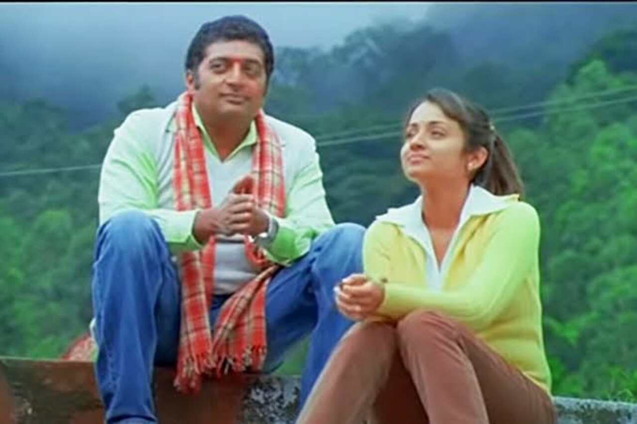 Abhiyum Naanum: 
The father of a grown daughter meets the father of a toddler at a playground and recounts the story of his own relationship with his daughter through the years, including his difficulties with accepting her marriage