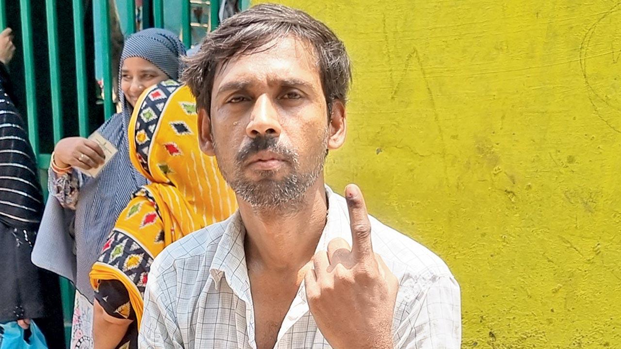 Aslam Sheikh, 40,differently-abled  voter