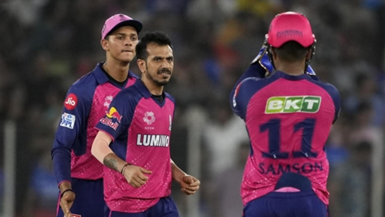 Despite going wicketless in the IPL 2024 match against Sunriser Hyderabad, Rajasthan Royals' star spinner Yuzvendra Chahal played a crucial role on the field. The spinner took three catches to dismiss Rahul Tripathi, Aiden Markram and Nitish Kumar Reddy. Chahal in his four overs spell, leaked 34 runs without claiming any wickets