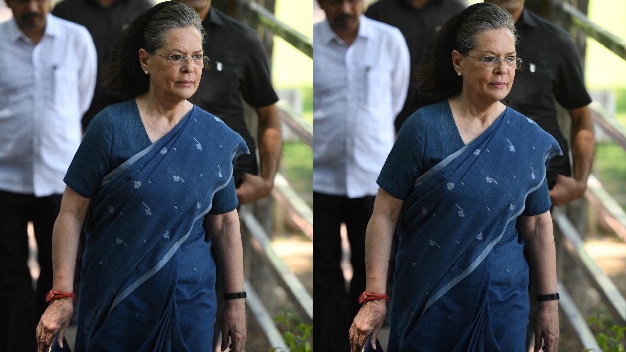 Sonia Gandhi
Sonia Gandhi is often spotted wearing sarees. She usually opts for understated or subdued prints and textures. The colour pallette of her sarees includes a wide range of hues. (Pics: AFP)