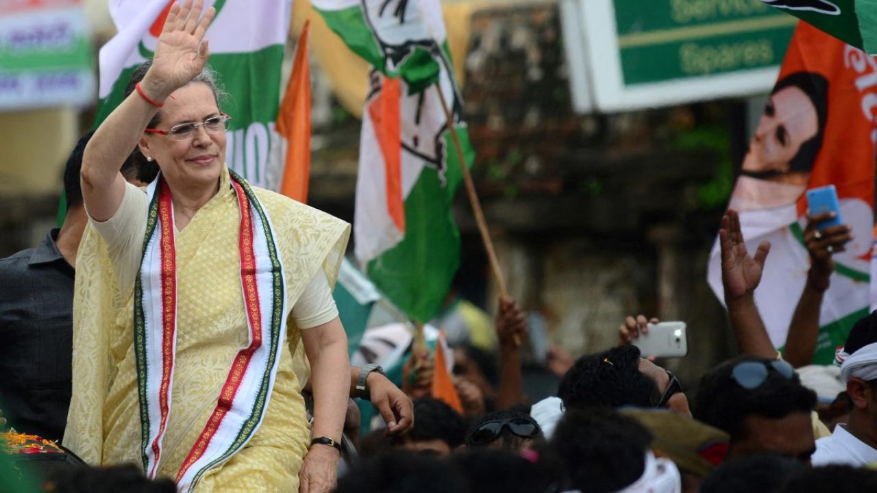 Here, she is seen wearing a yellow and white saree paired with a simple white blouse. 