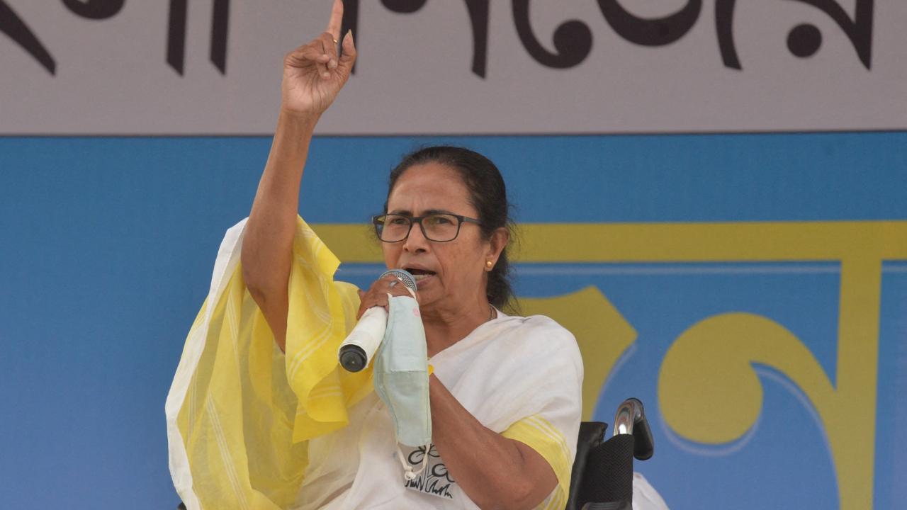 Here, she is seen wearing a white saree with a yellow pallu. 