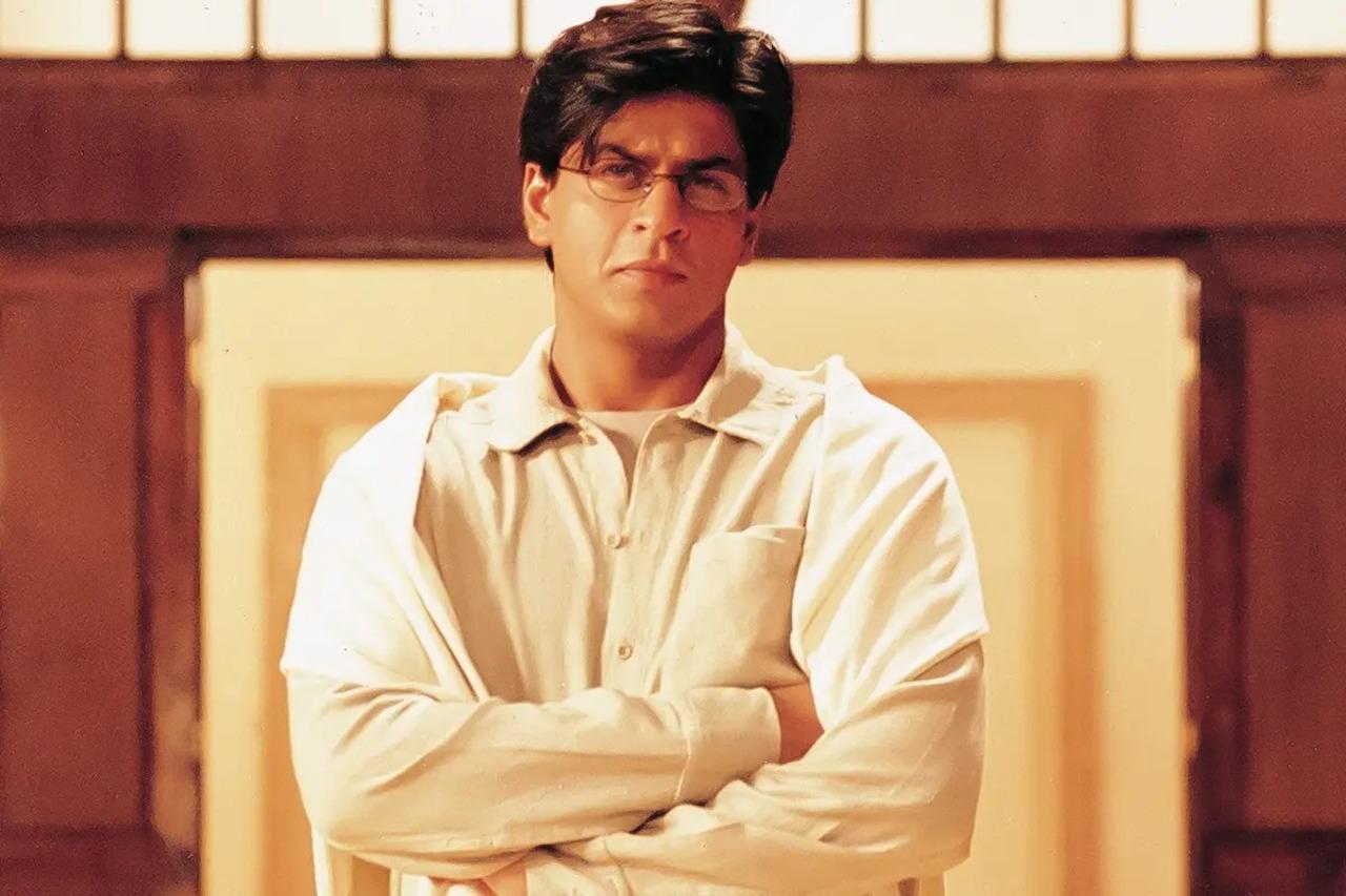 The early 2000s saw Khan in several hit films where he also made style statements with his look. He draped cardigans over shirts and wore stylish glasses, giving his character, Narayan Shankar from Mohabbatein an intellectual edge