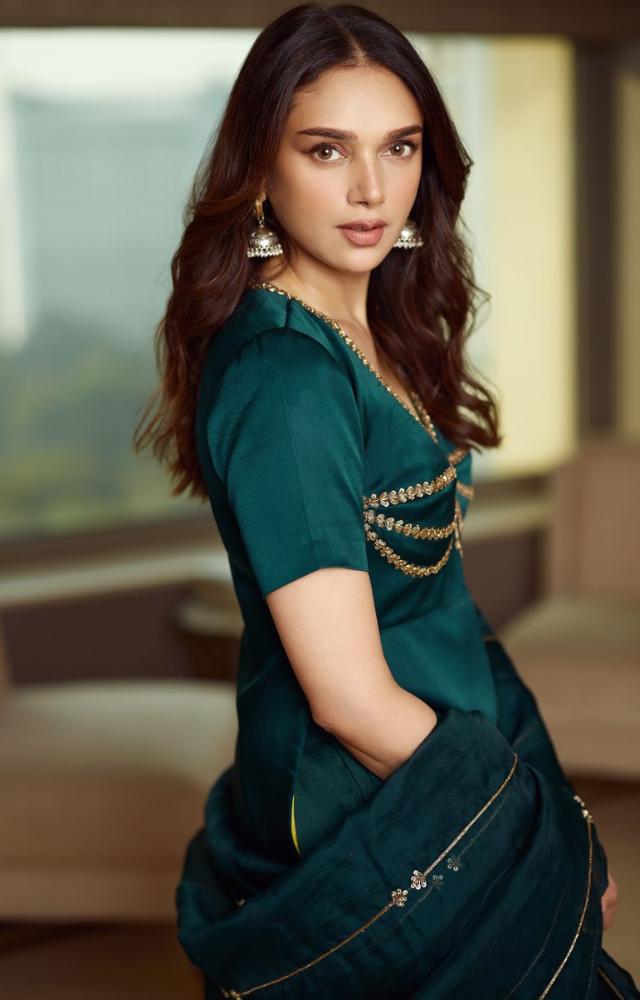 Aditi Rao Hydari`s stunning green suit