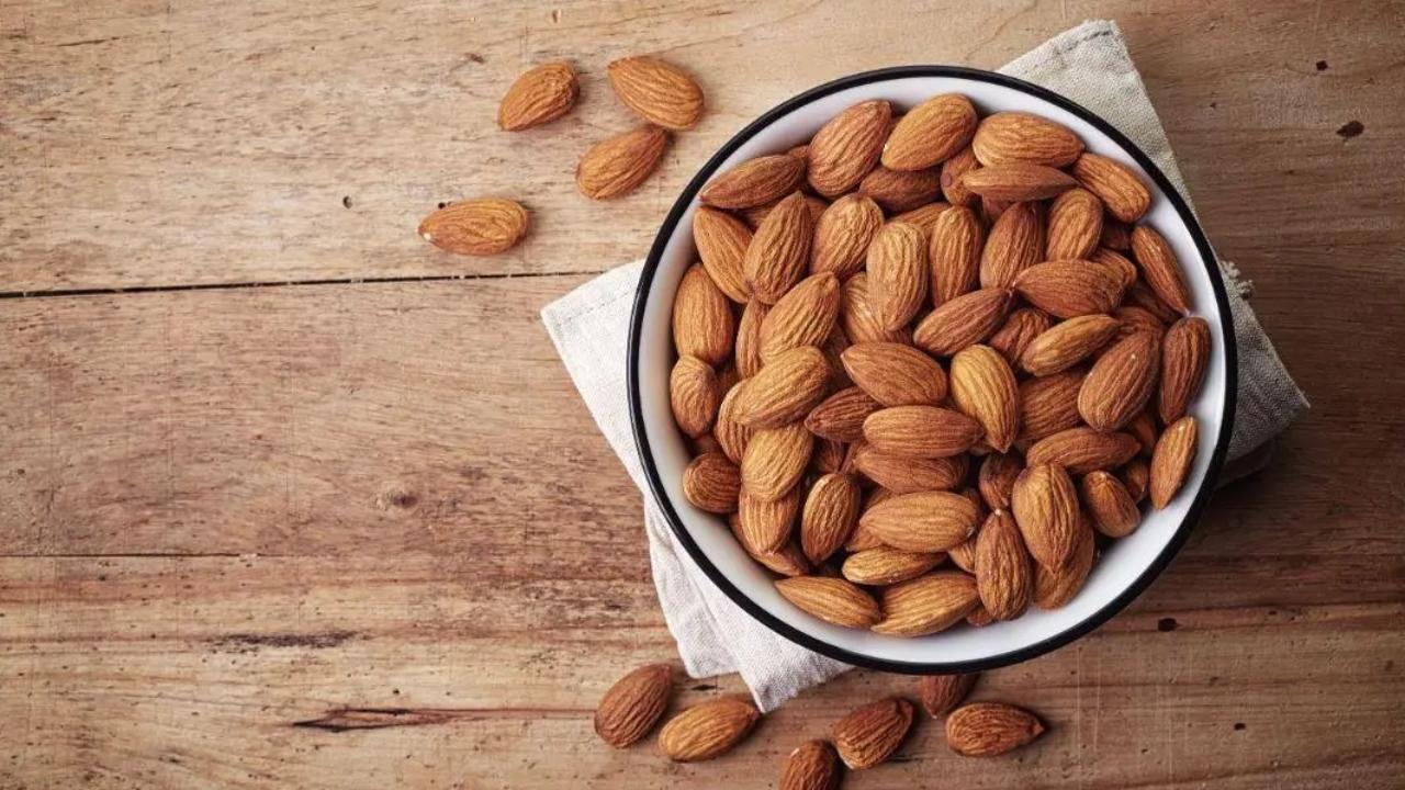 Vitamin EVitamin E is found in minute quantities. It helps in reducing the damage caused to cells and supports skin and eye health. Sources: Foods such as almonds, sunflower seeds, peanuts, hazelnuts, spinach, and avocados supply Vitamin E. 