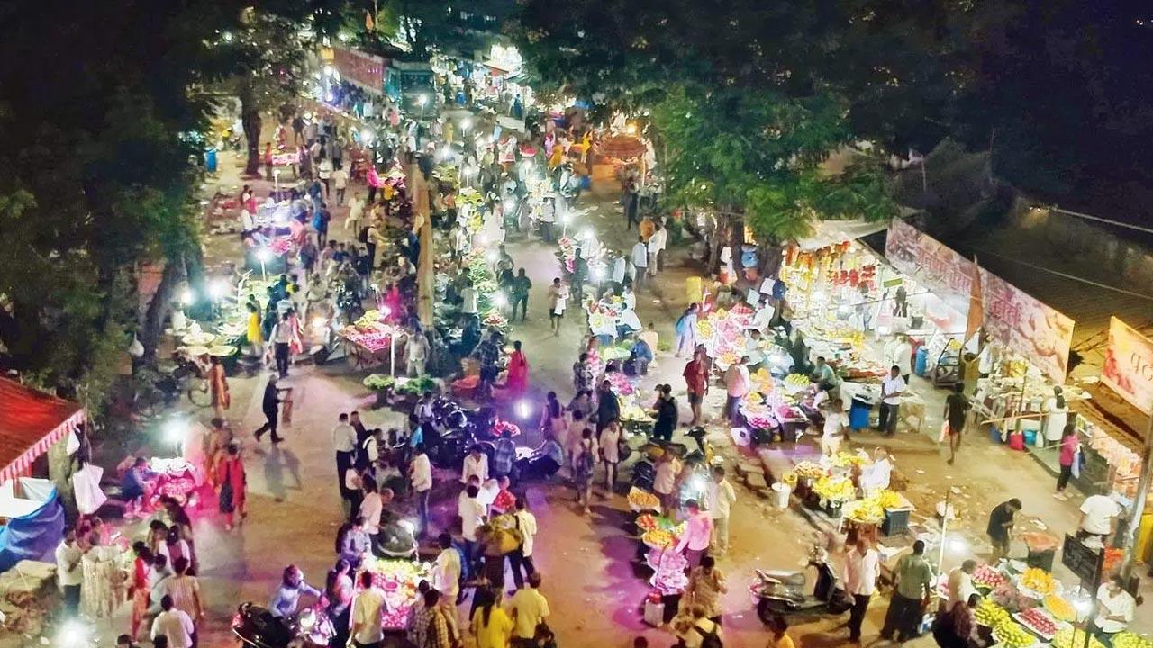 Anarchy caused by city’s hawkers can’t continue