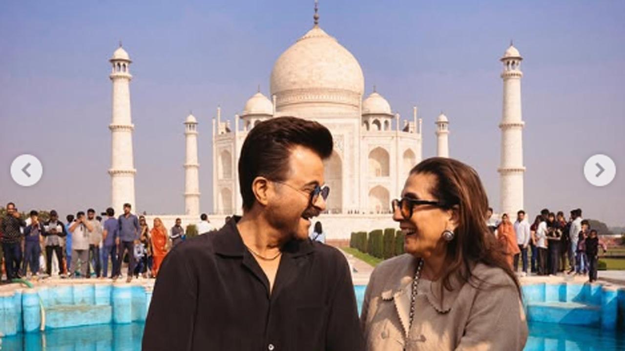 Anil Kapoor's romantic moment with wife Sunita Kapoor at the Taj Mahal