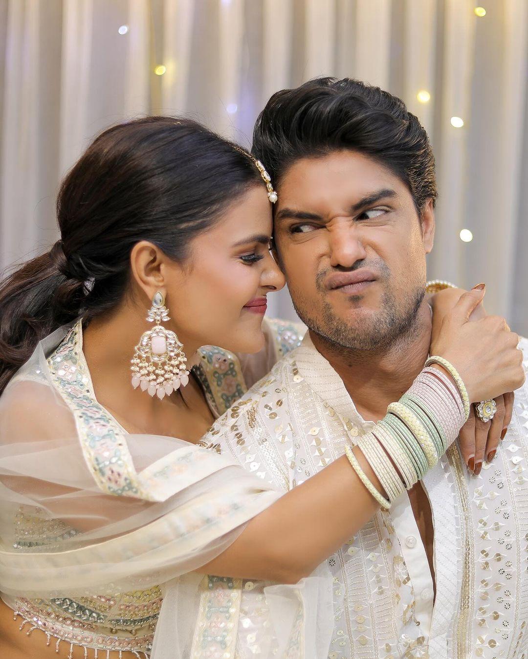 While Priyanka looked drop-dead gorgeous in a heavy-knitted lehenga, Ankit, in a white sherwani, gave major fashion goals.