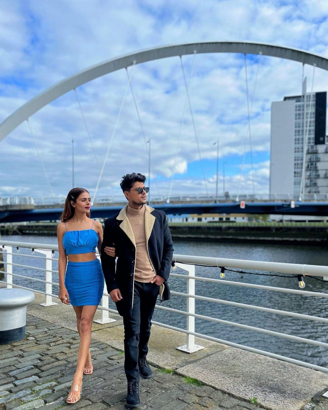 If you are planning to go on a vacation with your partner and want to get your wardrobe set, take inspiration from these two cuties.
