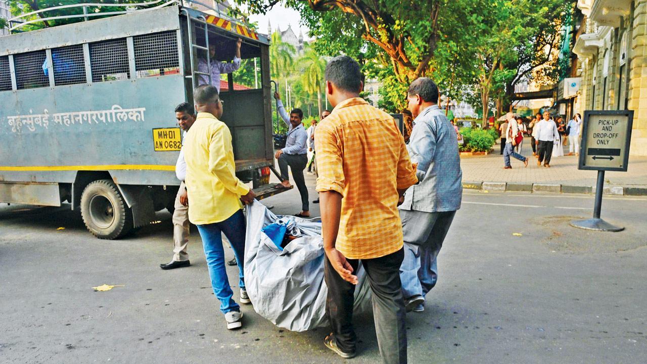 Hawker menace: Lawyers cite Mid-Day Borivli report in Bombay High Court; justice has tough questions for state, BMC