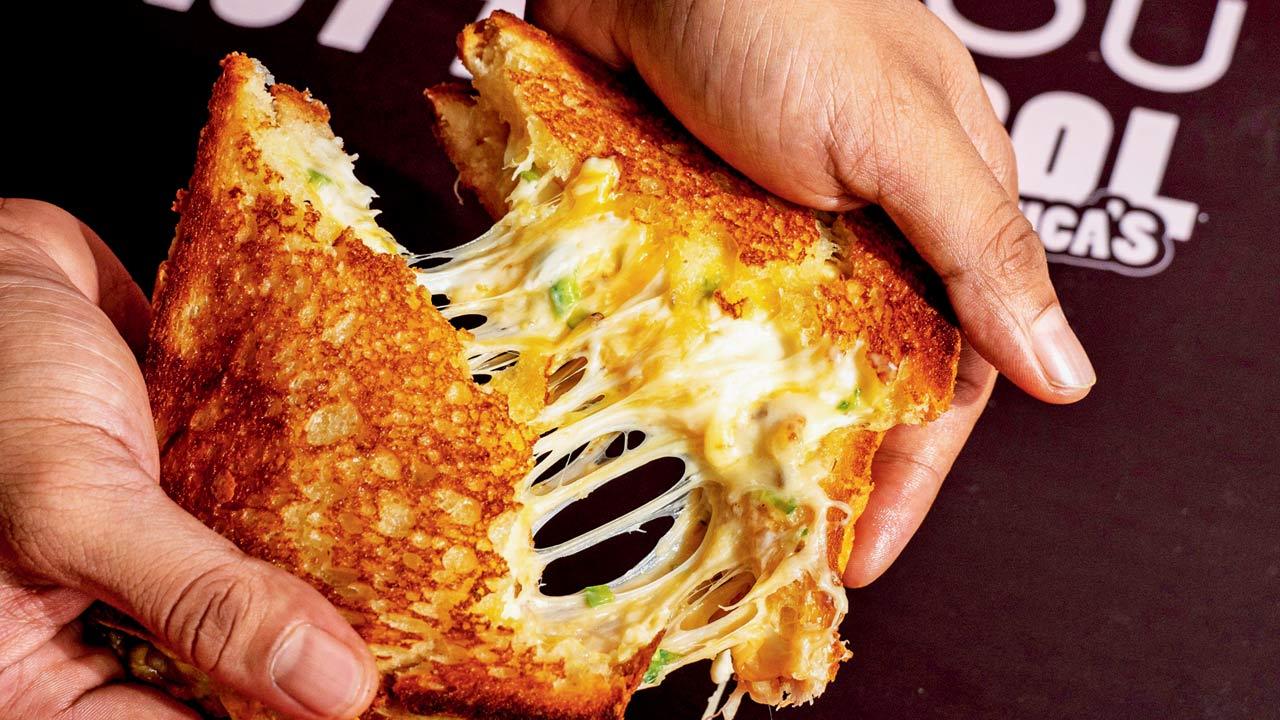 Mumbai chilli cheese melt 