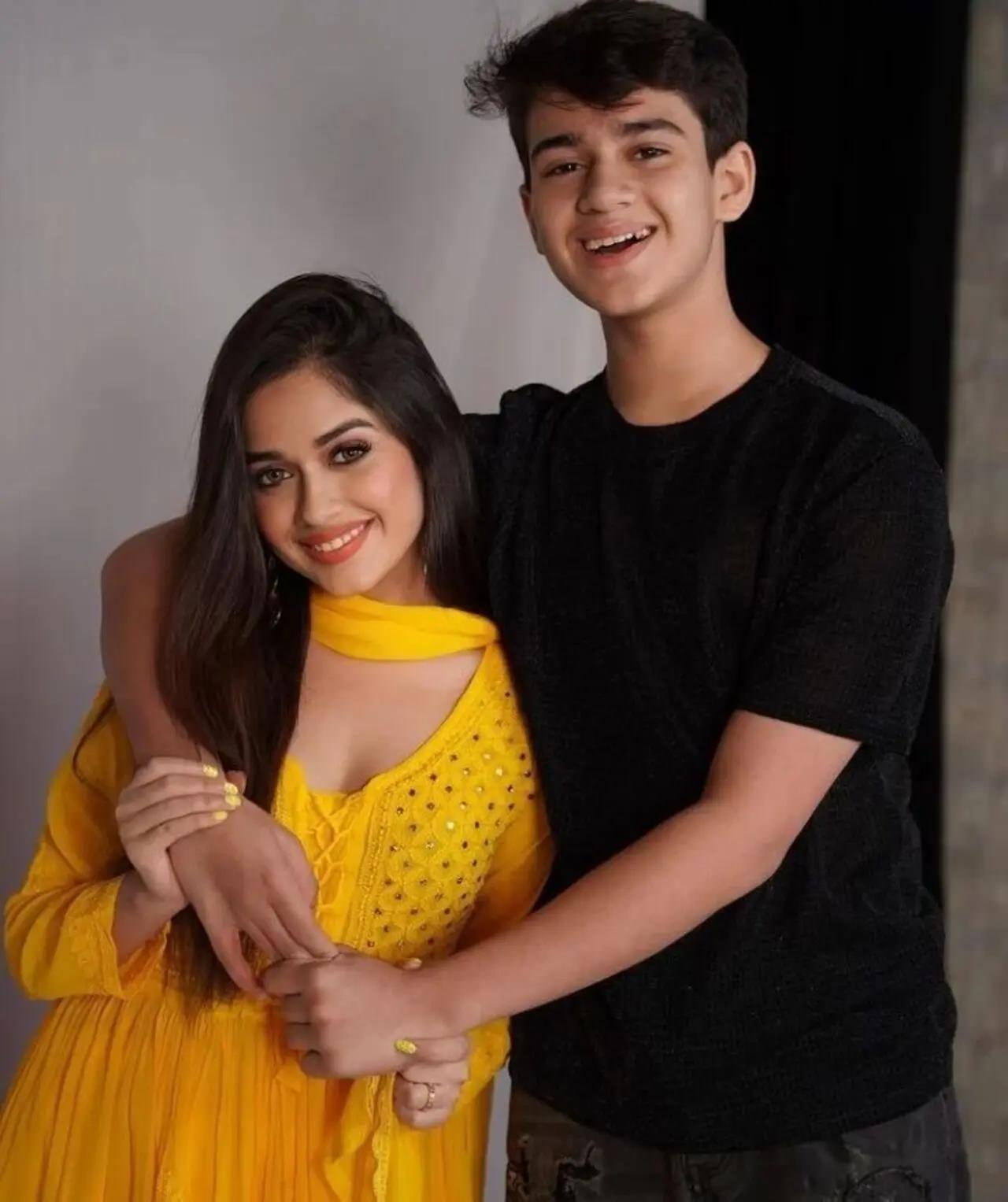 Jannat Zubair Rahmani and Ayaan Zubair clearly love each other, and they frequently post pictures together. We can't help but adore their close bond