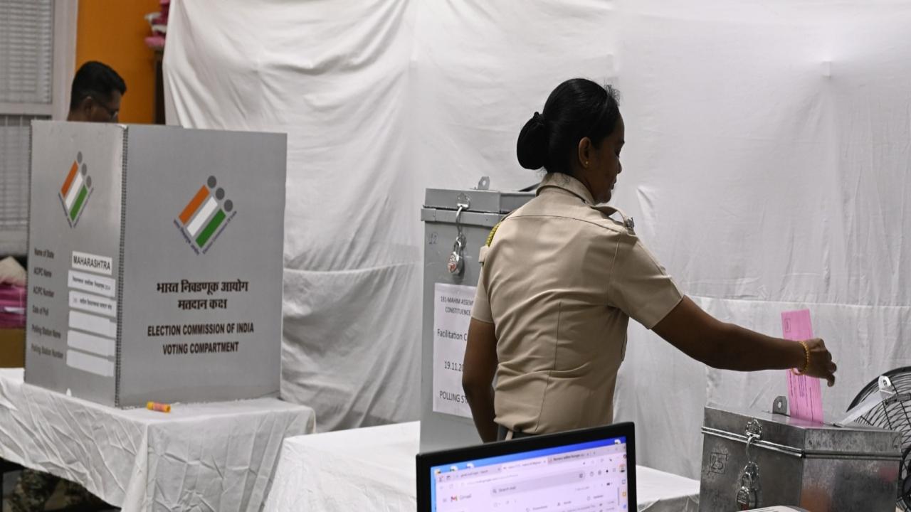 <p>The Maharashtra Assembly Elections 2024 will be held on Wednesday in a single phase. Voters will be able to cast their ballot from 7 am to 6 pm </p> <p>The Maharashtra Assembly Elections 2024 will be held on Wednesday in a single phase. Voters will be able to cast their ballot from 7 am to 6 pm </p>