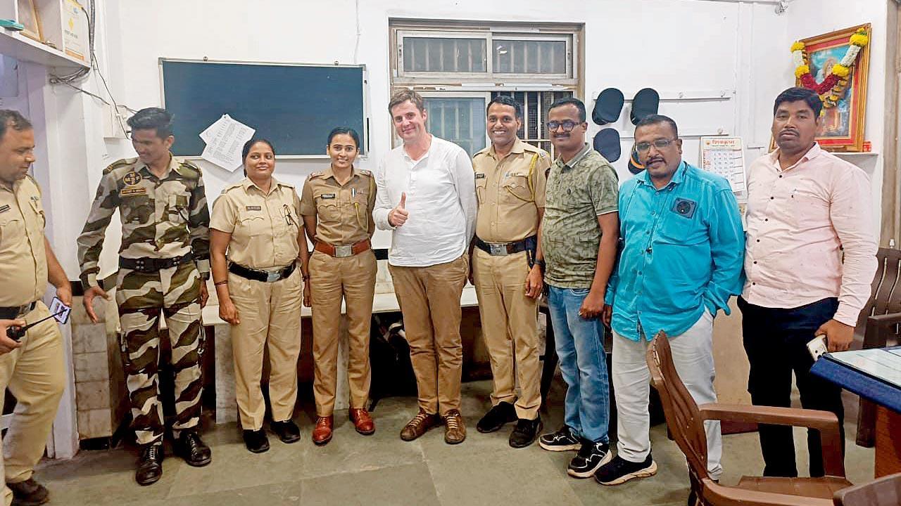 Cops recover Belgian man’s lost passport, cash