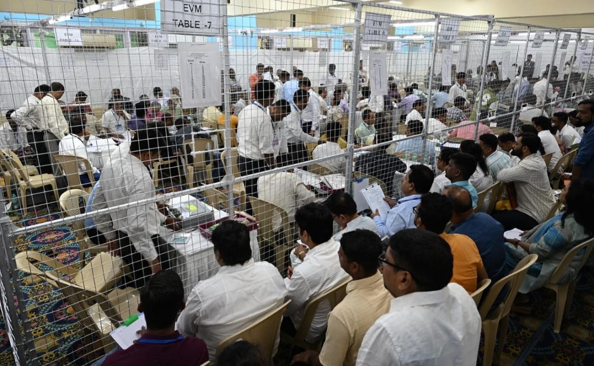 Maharashtra Election Results 2024 As Mahayuti takes lead in early