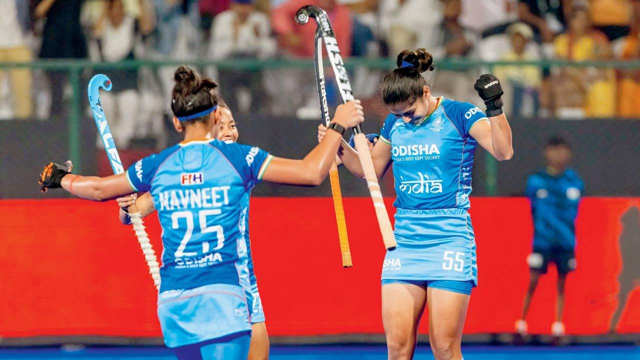 Deepika stars as India enter semis with 3-0 win over Japan