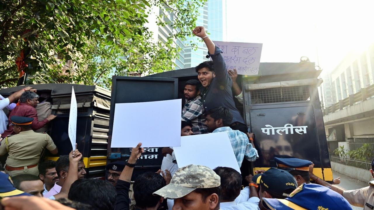 IN PHOTOS: VHP, Bajrang Dal protest outside Canadian Consulate General in Mumbai