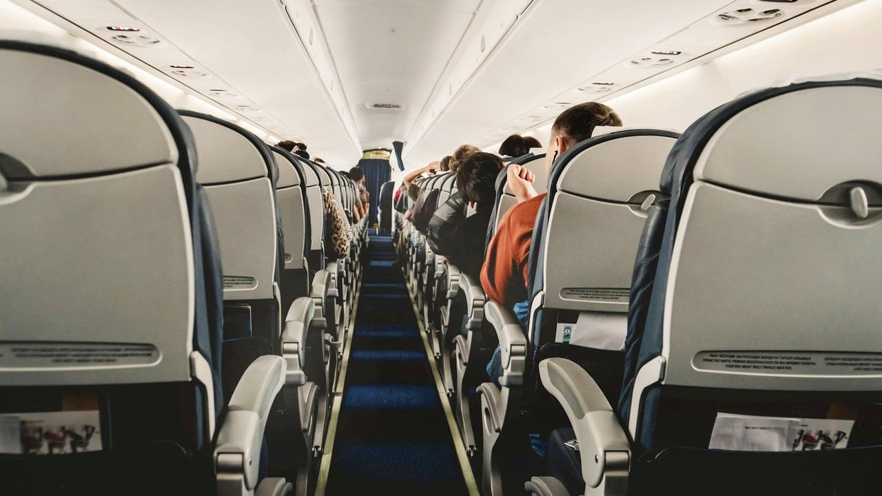 Just 803 aircraft fly four lakh passengers every day in India