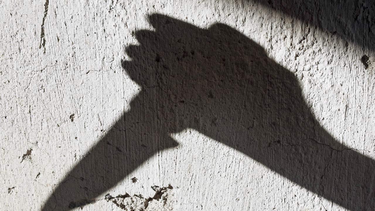 Mumbai: Fourteen-year-old slits mom’s throat