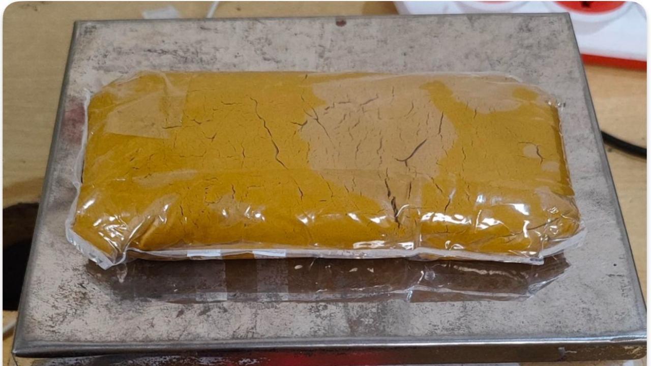 Mumbai airport staff, passenger held for smuggling gold worth Rs 1.36 crore