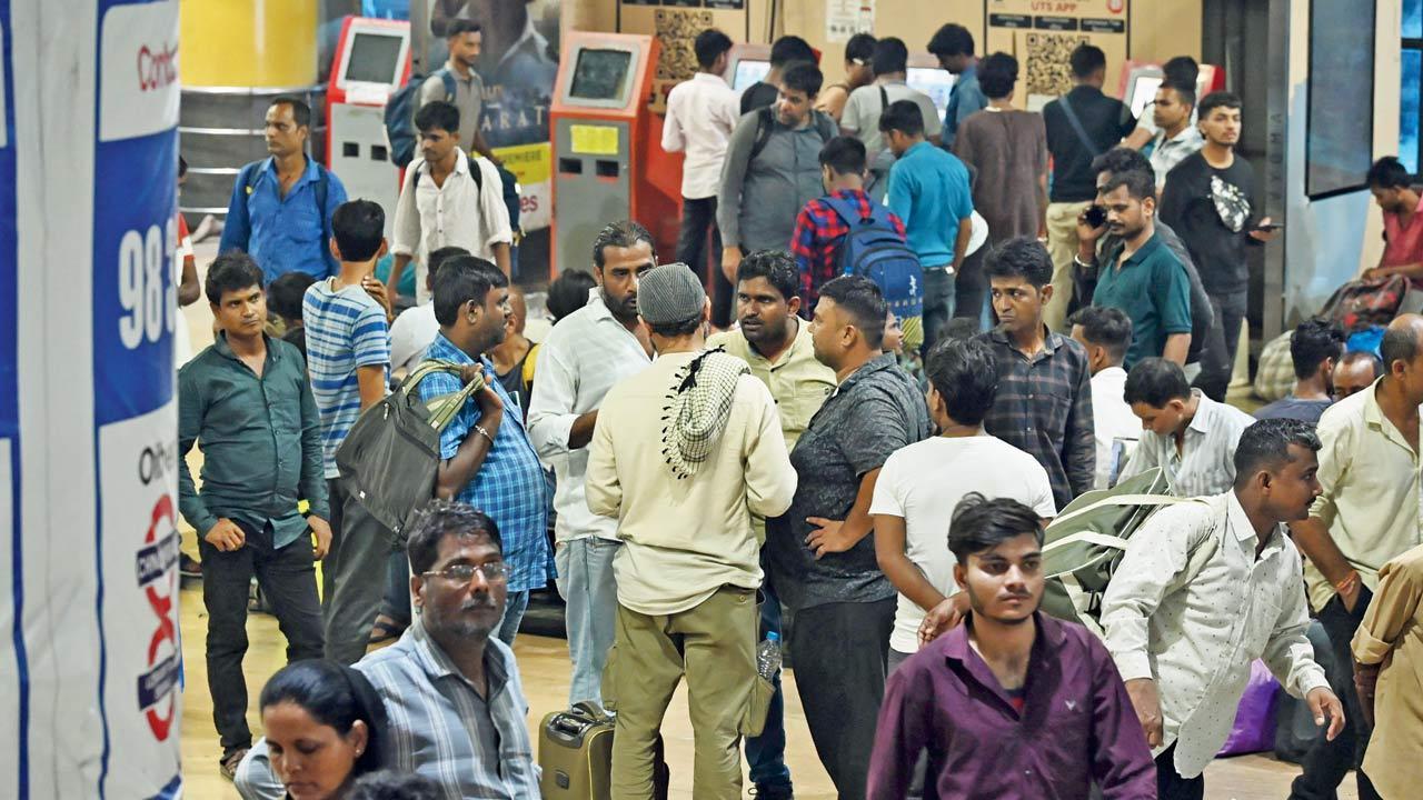 Mumbai: How hard it is to get a seat in general coach during festival season
