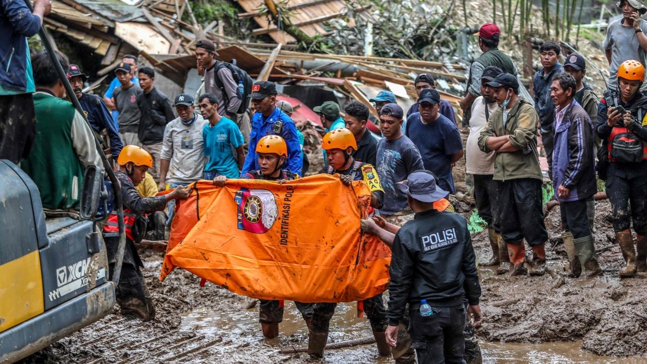 Torrential rains over the weekend caused rivers to burst their banks in four hilly districts in North Sumatra province, washing away houses and destroying farms