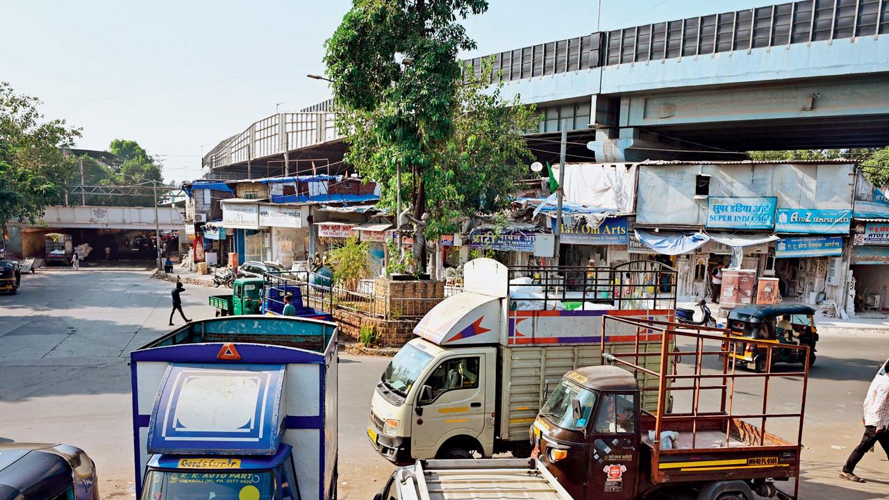 Milan subway in Santacruz, which cannot be accessed directly by vehicles on the WEH. Pic/Nimesh Dave