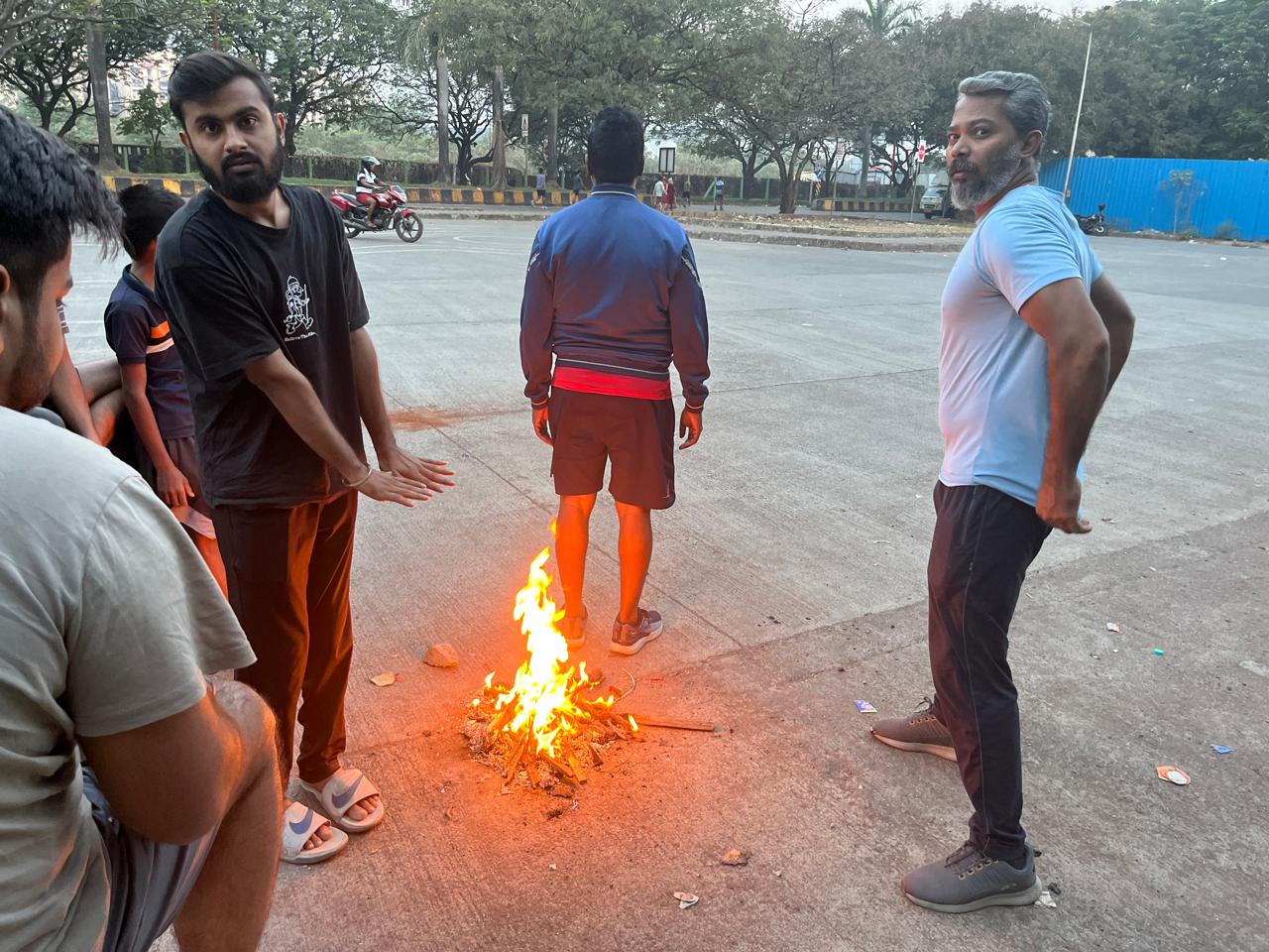 The weather department's data showed that the city observatory in Colaba recorded a maximum temperature of 33.2 degrees Celcius and the minimum temperature was recorded at 22 degrees Celsius