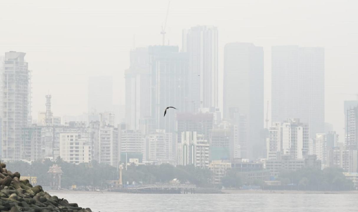 Mumbai weather updates: City records ‘moderate’ air quality with AQI at 136