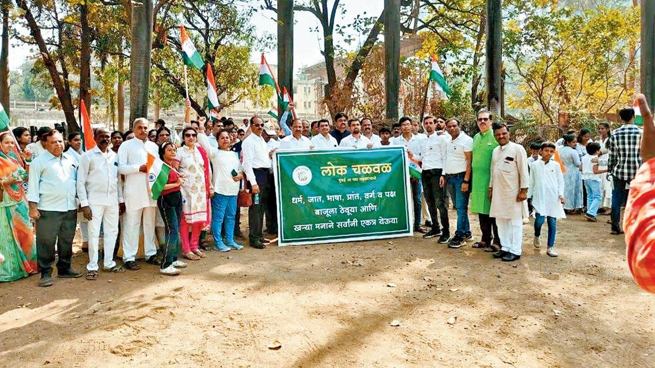 Kurla residents protesting. File pic