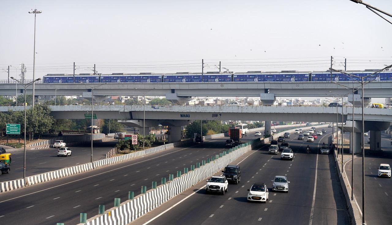 The weather office has forecast mainly clear skies during the day in Delhi and the maximum temperature is likely to settle at 33 degrees Celsius