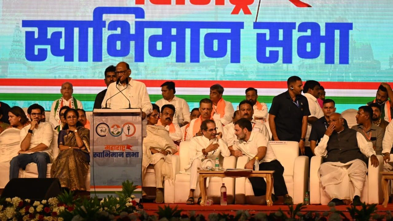 Congress leader Rahul Gandhi said on this occasion that the present politics in the country is a fight between the ideologies of the RSS/BJP and Opposition's INDIA grouping