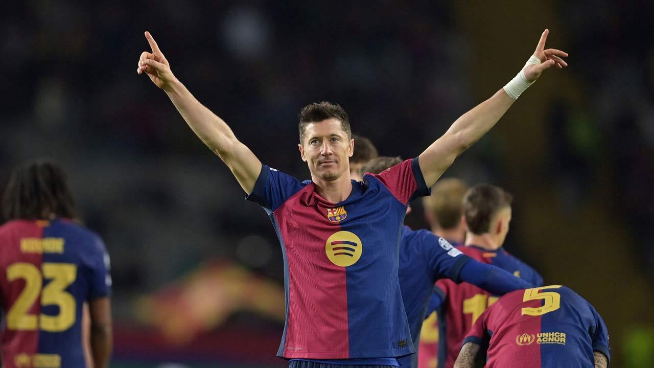 Lewandowski reaches landmark as Barca breezes past Brest