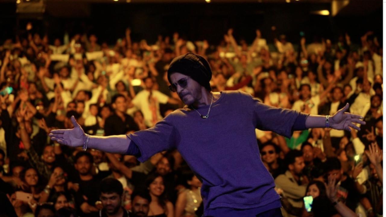 ‘Thank you for making my evening special’: Shah Rukh Khan drops sweet post for fans after celebrating birthday