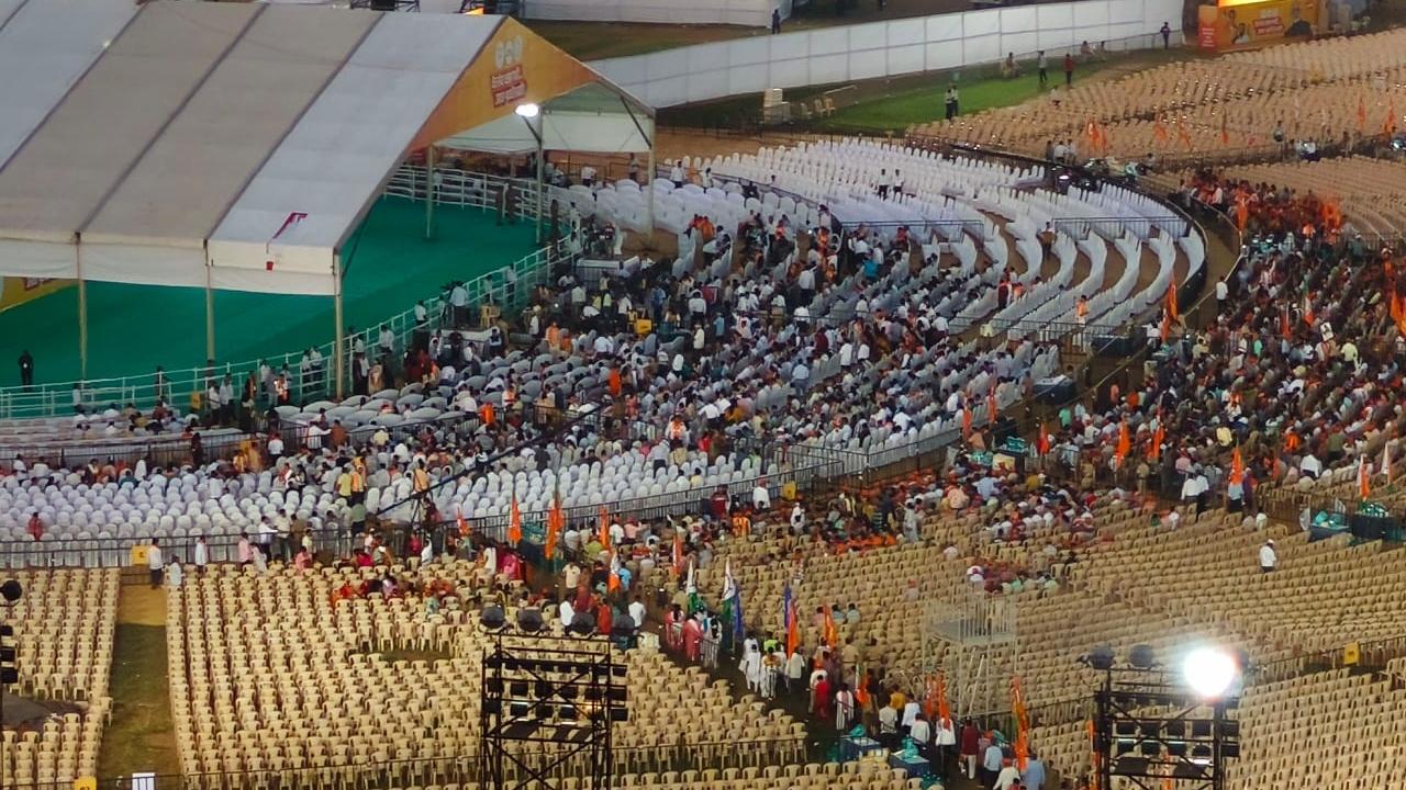 Earlier in the day, addressing a rally in Chhatrapati Sambhajinagar, PM Mod said the Congress and its allies are hatching a scheme to have a separate Constitution for Kashmir, and making all efforts for restoration of Article 370