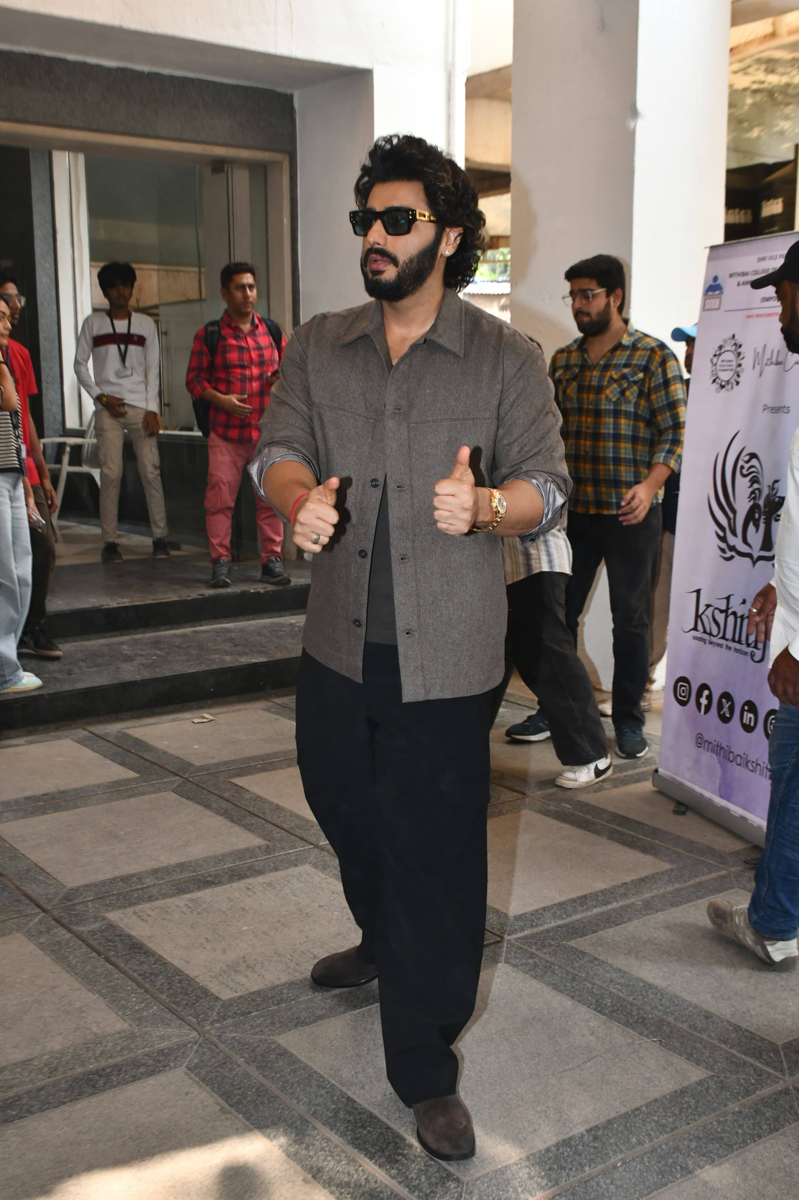 Arjun Kapoor posed for the camera. The actor, who recently stole hearts with his role in Singham Again, was seen in comfy yet stylish outfit