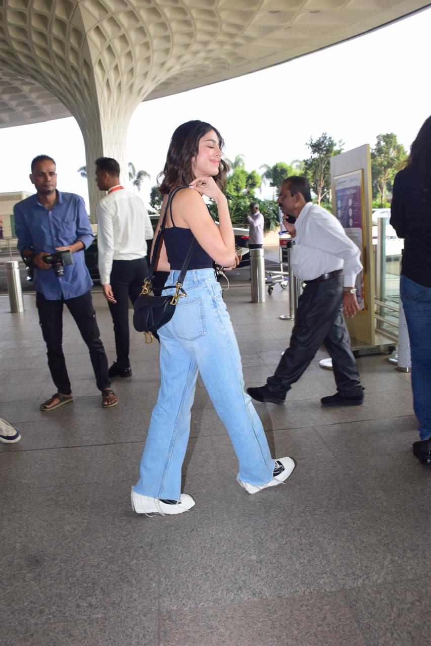 Alaya F was clicked at Mumbai airport