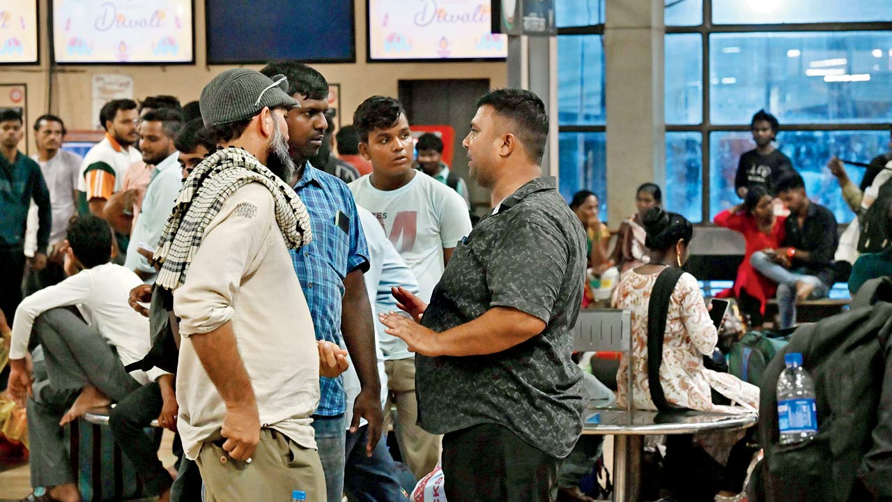 The mid-day team went to purchase tickets from the counter and, upon entering LTT, headed straight to the ticket counters, where long queues had formed. As the reporters waited in line, 5-6 touts approached them, offering tickets and even guaranteeing seats in the general compartment of the Kushinagar Express. The touts explained that ticket counter employees wouldn’t issue tickets for this train until two hours before departure. Several passengers also shared their experiences of being turned away until the two-hour mark. Although the actual ticket price from LTT to Gorakhpur was R415, the touts claimed the price to be R480 and charged R700 per passenger, which included a “guaranteed” seat in the general compartment. The reporters paid R2,100 for three tickets. By 10.30 pm, these touts had disappeared from LTT. 